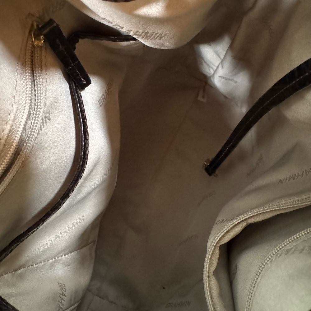 Brahmin Marlowe Bucket Bag. Unique Off White Wool and Dark Brown Crock. - Picture 7 of 15
